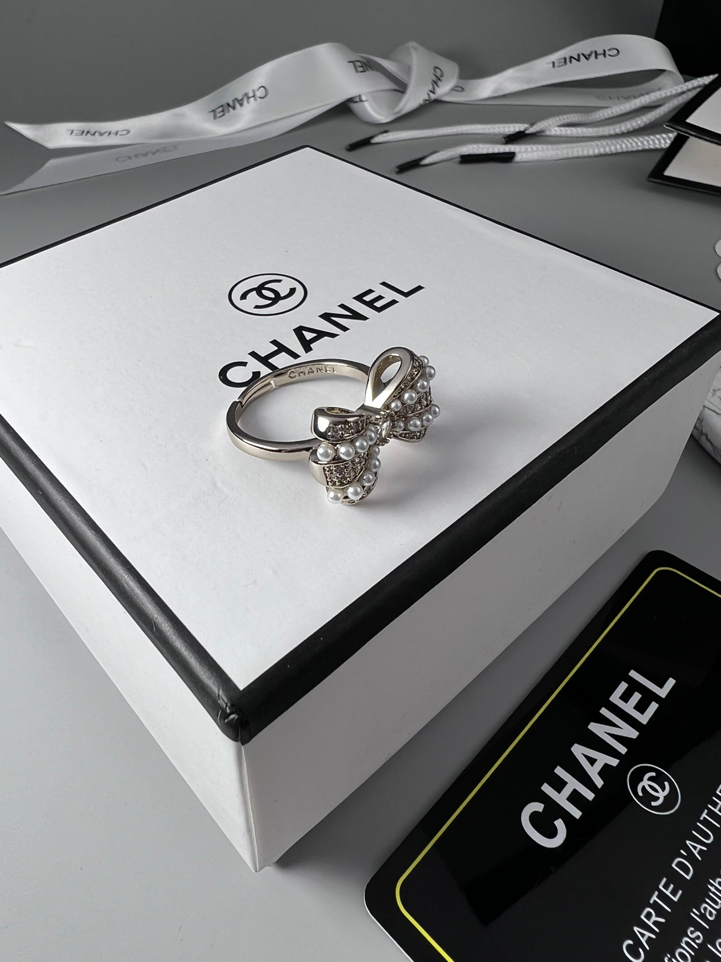 Chanel Bow Tie Pearls 18K Gold Ring