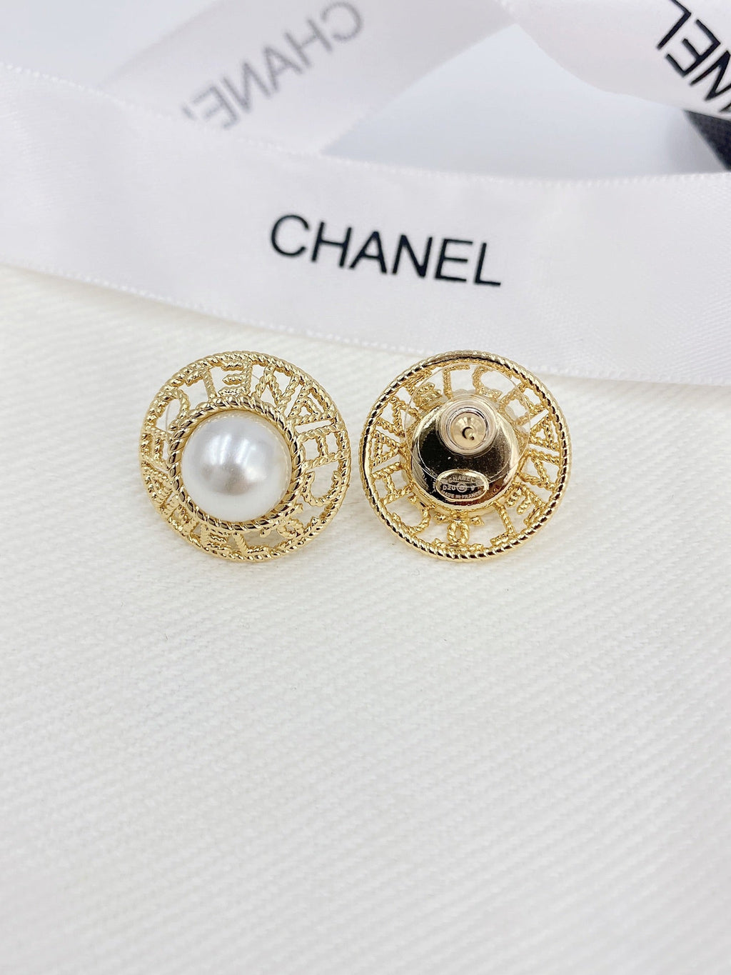 Chanel Pearl Round 18K Gold Earrings