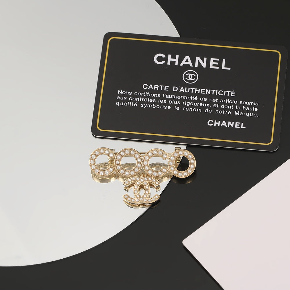 Chanel Coco Crush Pearls 18K Gold Brooch