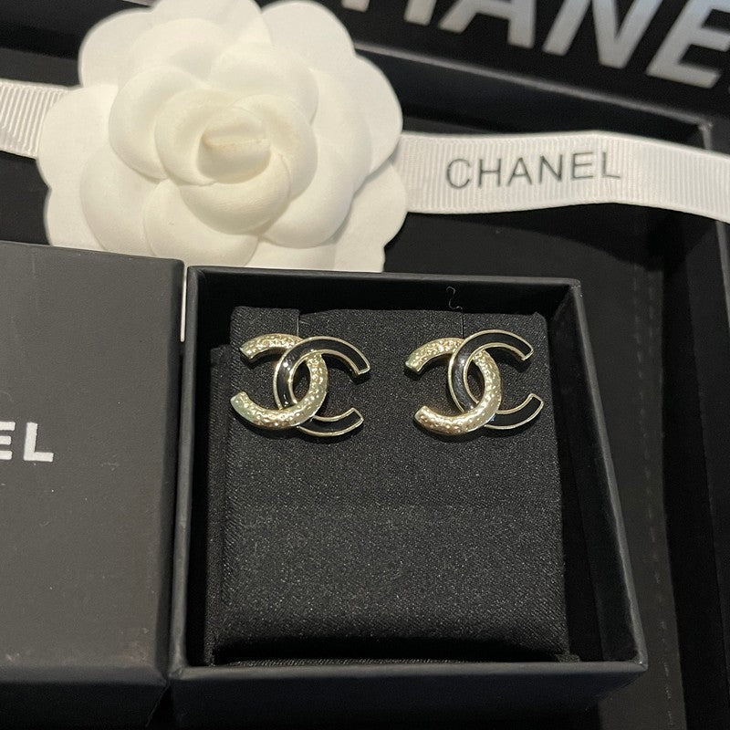 Chanel 26C Black Gold Diamond 18K Gold Earrings