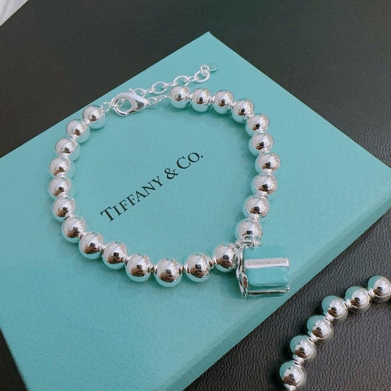 Tiffany Return to Blue Gift Box 18K Gold Bracelet