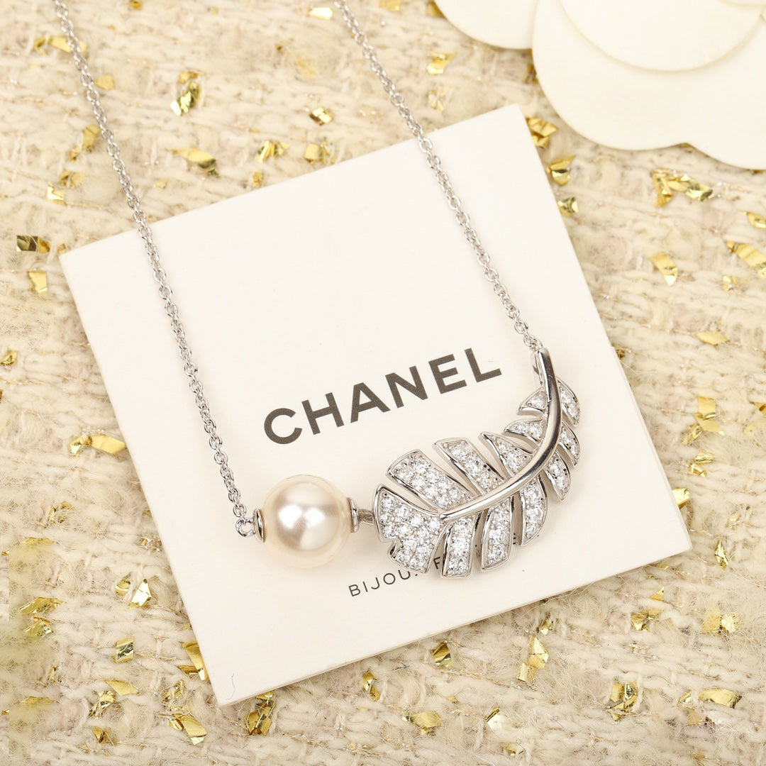 Chanel Plume De 18K Gold Necklace