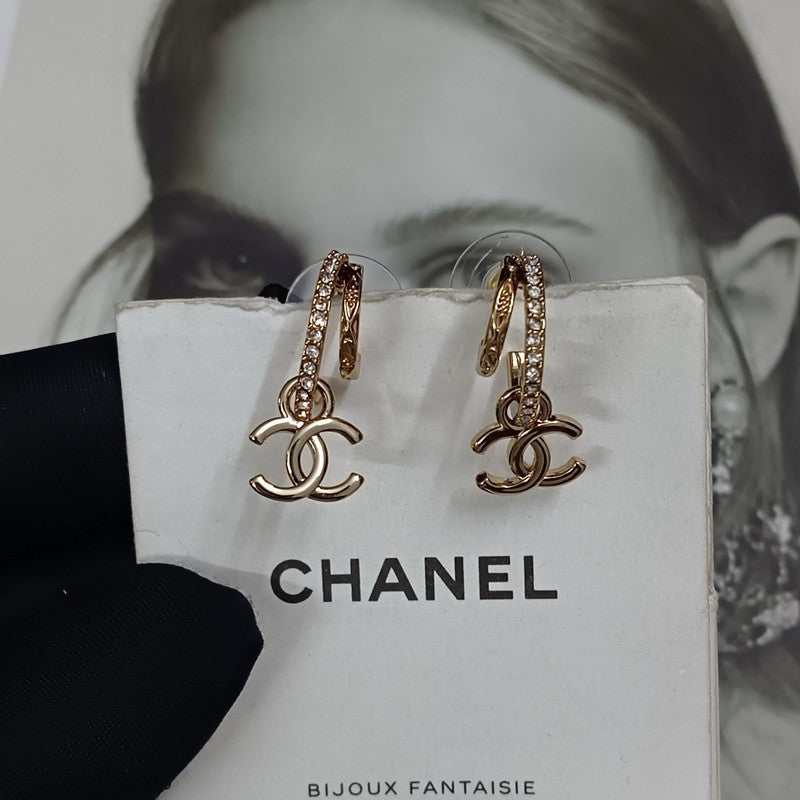 Chanel Vintage Gold 18K Gold Earrings