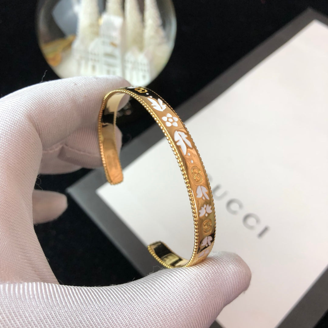 Gucci Double Icon Blossom Enamel Bangle 18K Gold Bracelet