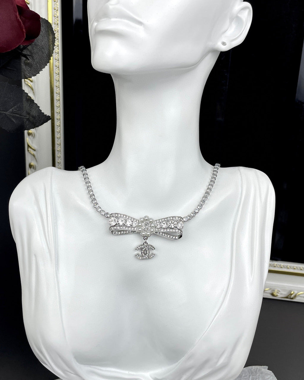 Chanel Diamonds Bow Tie 18K Gold Necklace