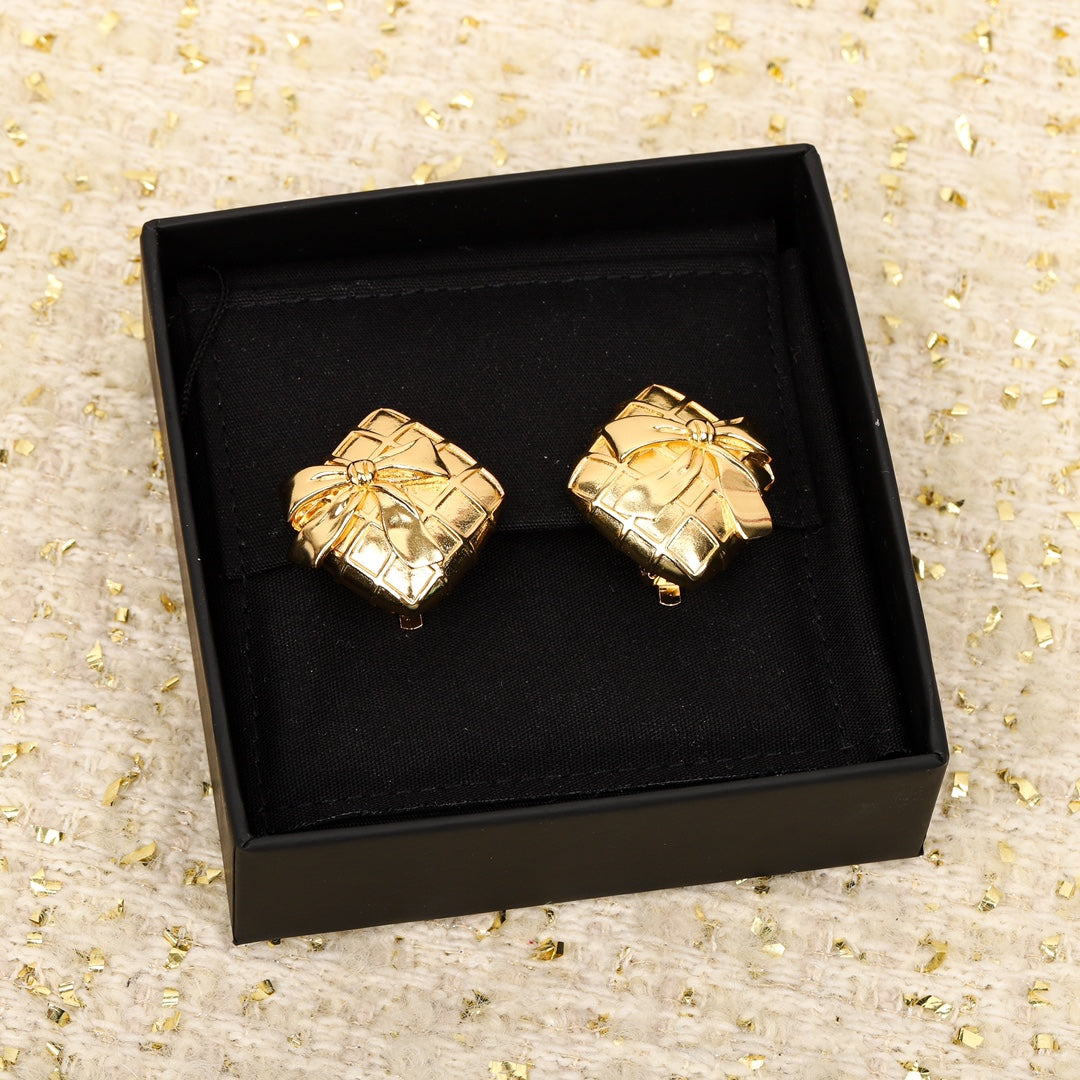 Chanel Vintage 18K Gold Earrings
