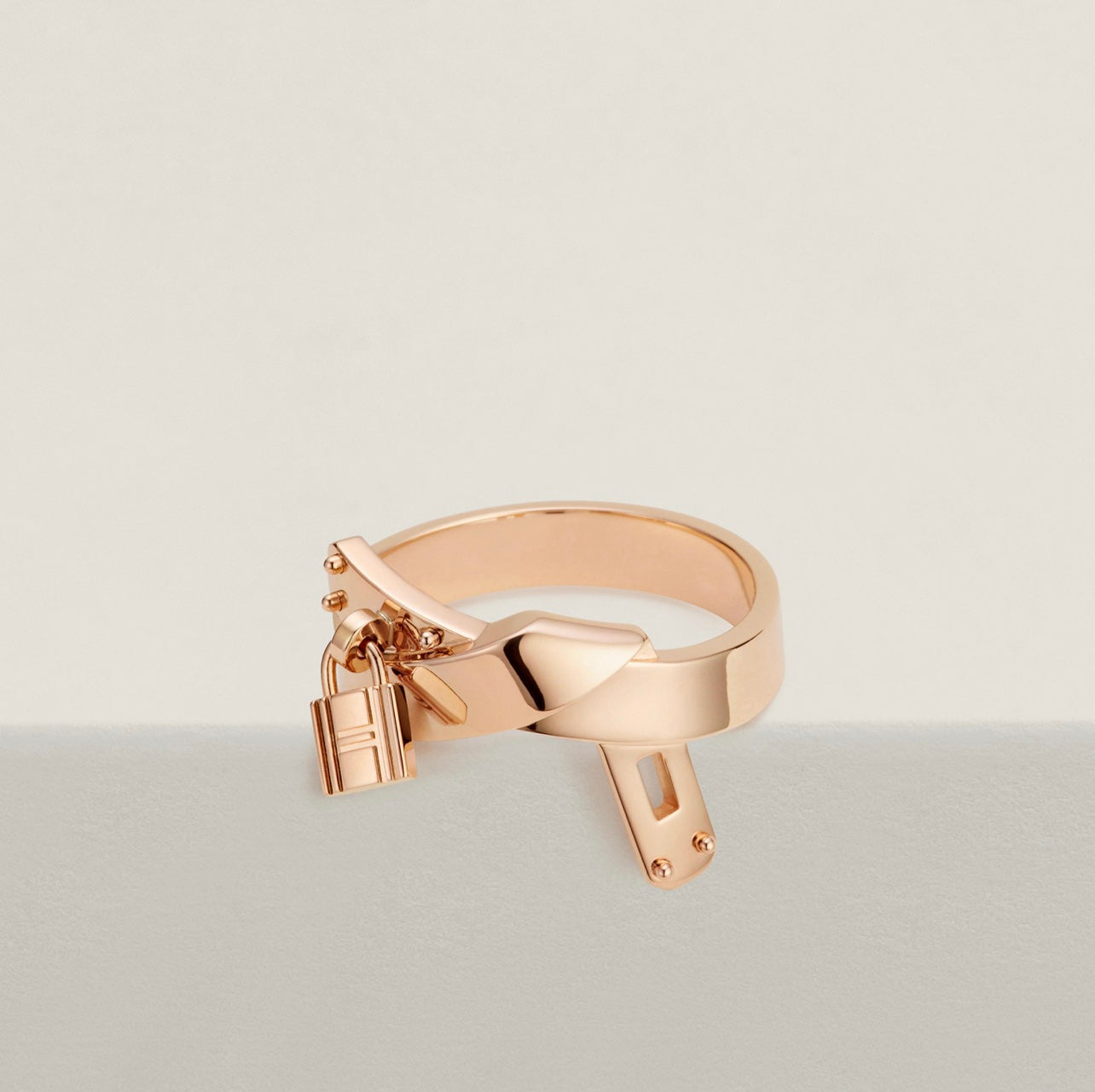 Hermes Kelly Gavroche 18K Gold Ring