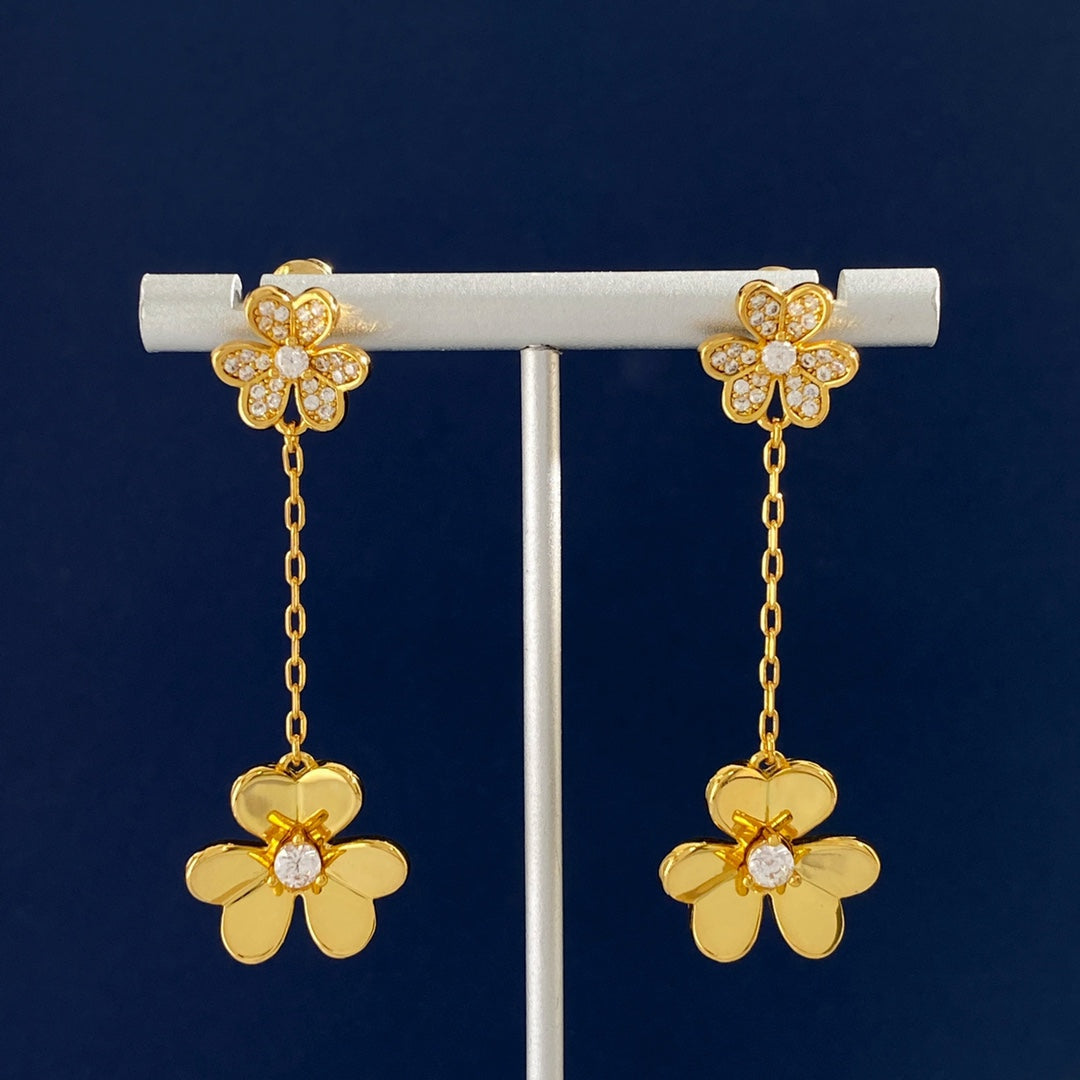 Frivole Pendant 18K Gold Earrings