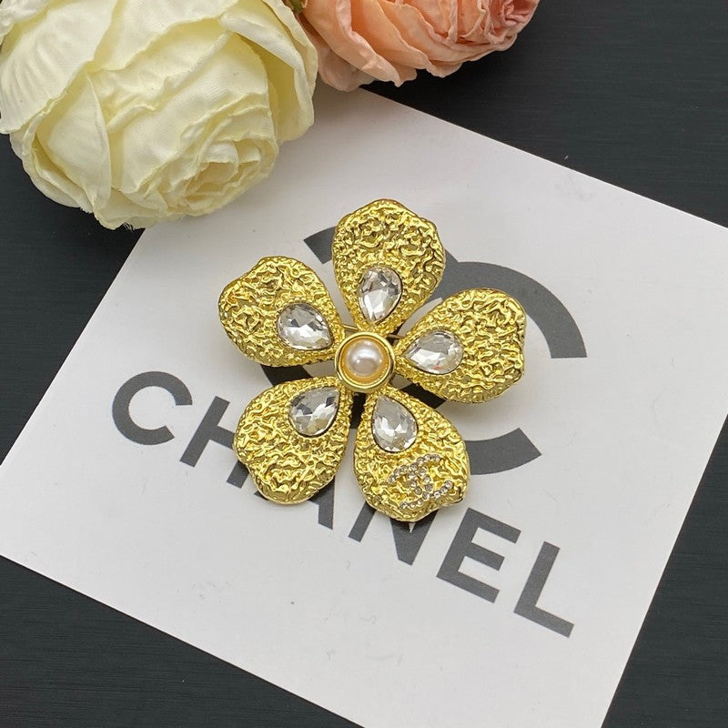 Chanel Pearl Gold 18K Gold Brooch