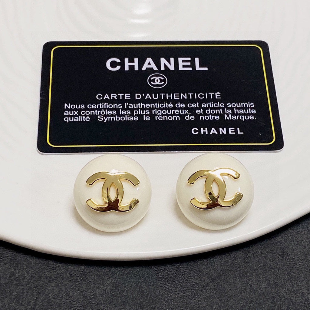 Chanel Pearl Round 18K Gold Earrings