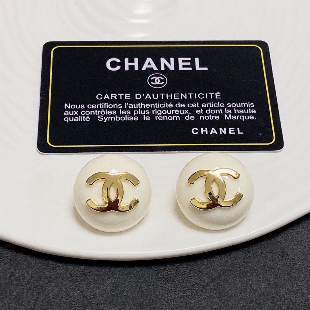 Chanel Pearl Round 18K Gold Earrings