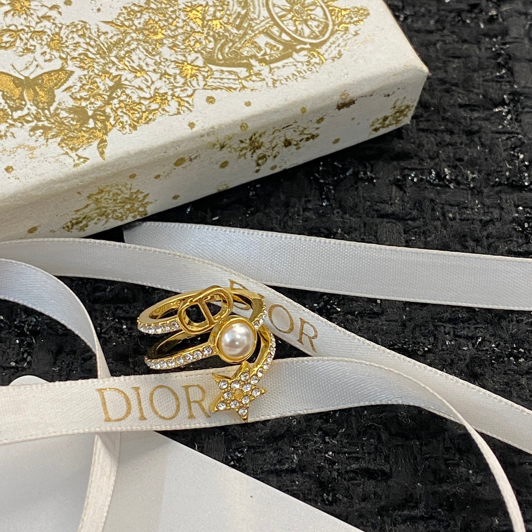 Dior Star Pearl 18K Gold Ring