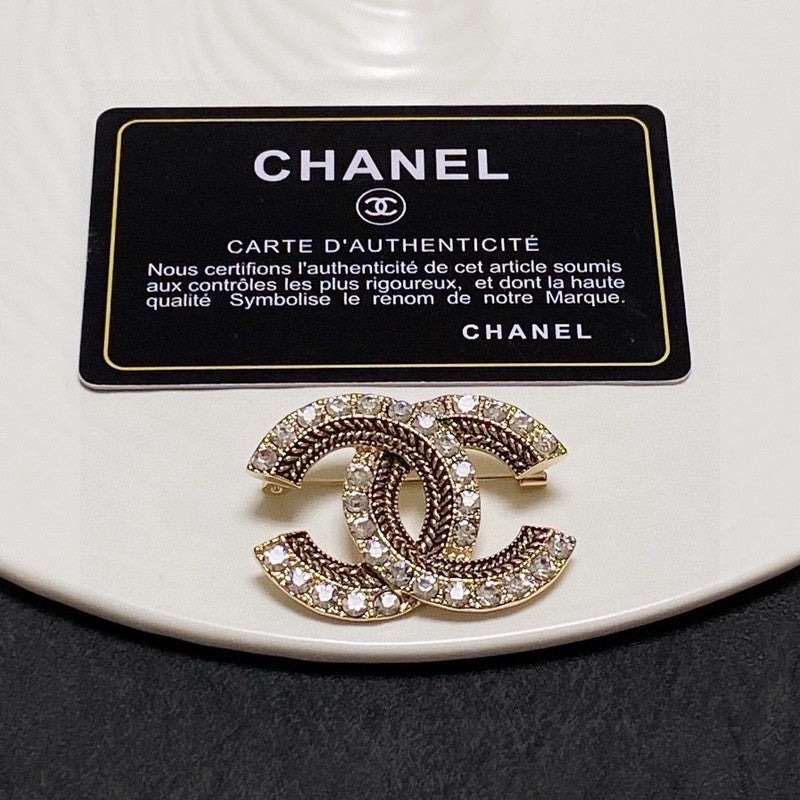 Chanel Diamond Gold 18K Gold Brooch