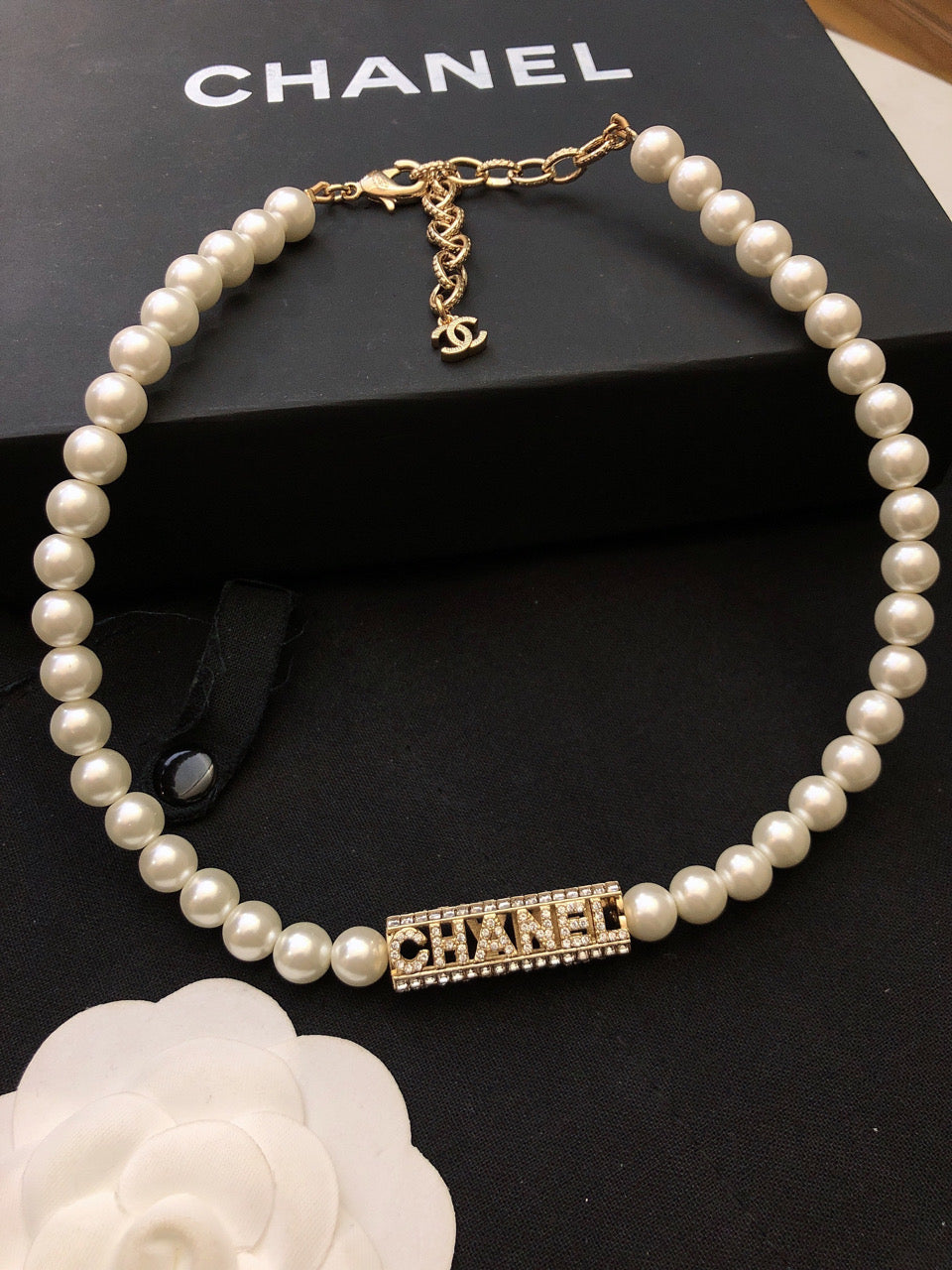 Chanel Script Pearls Chain 18K Gold Necklace
