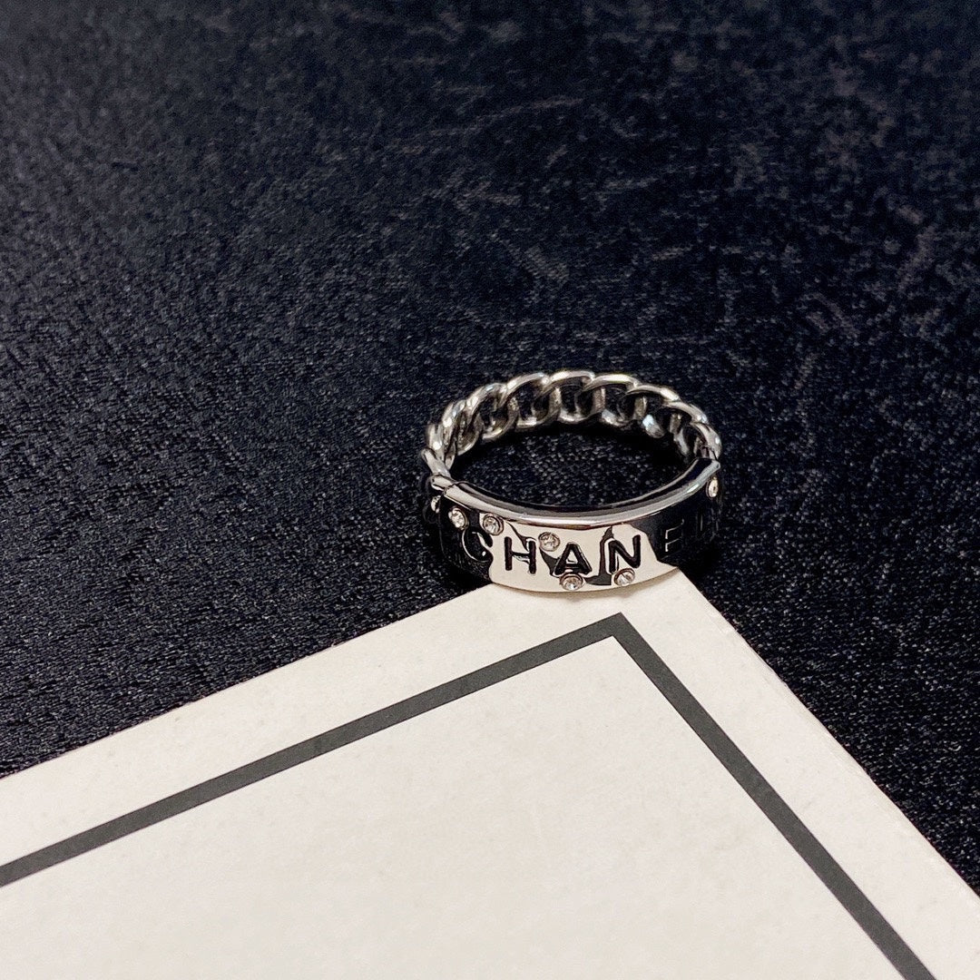 Chanel Chain Link 18K Gold Ring