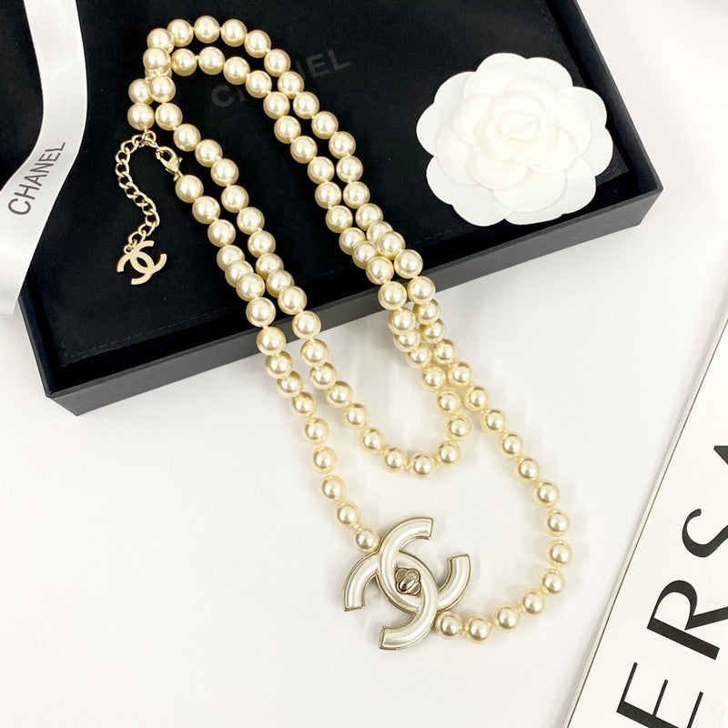 Chanel Pearl Chain 18K Gold Necklace