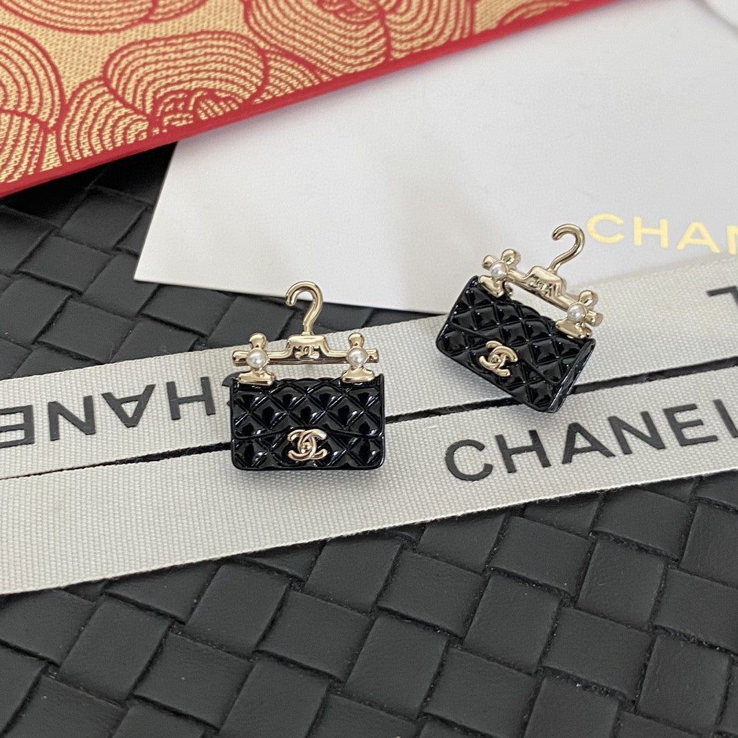 Chanel Classic Bag Pendant 18K Gold Earrings