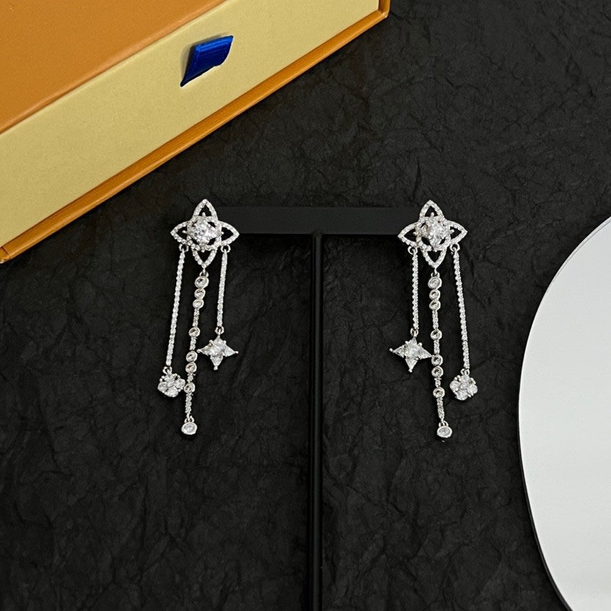 Louis Vuitton Diamond Flowers Long 18K Gold Earrings