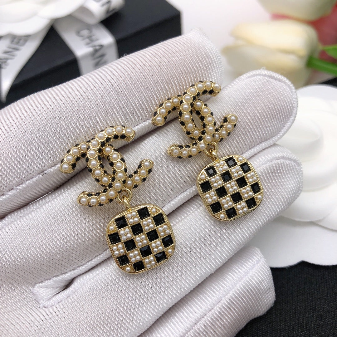 Chanel Chain 18K Gold Earrings