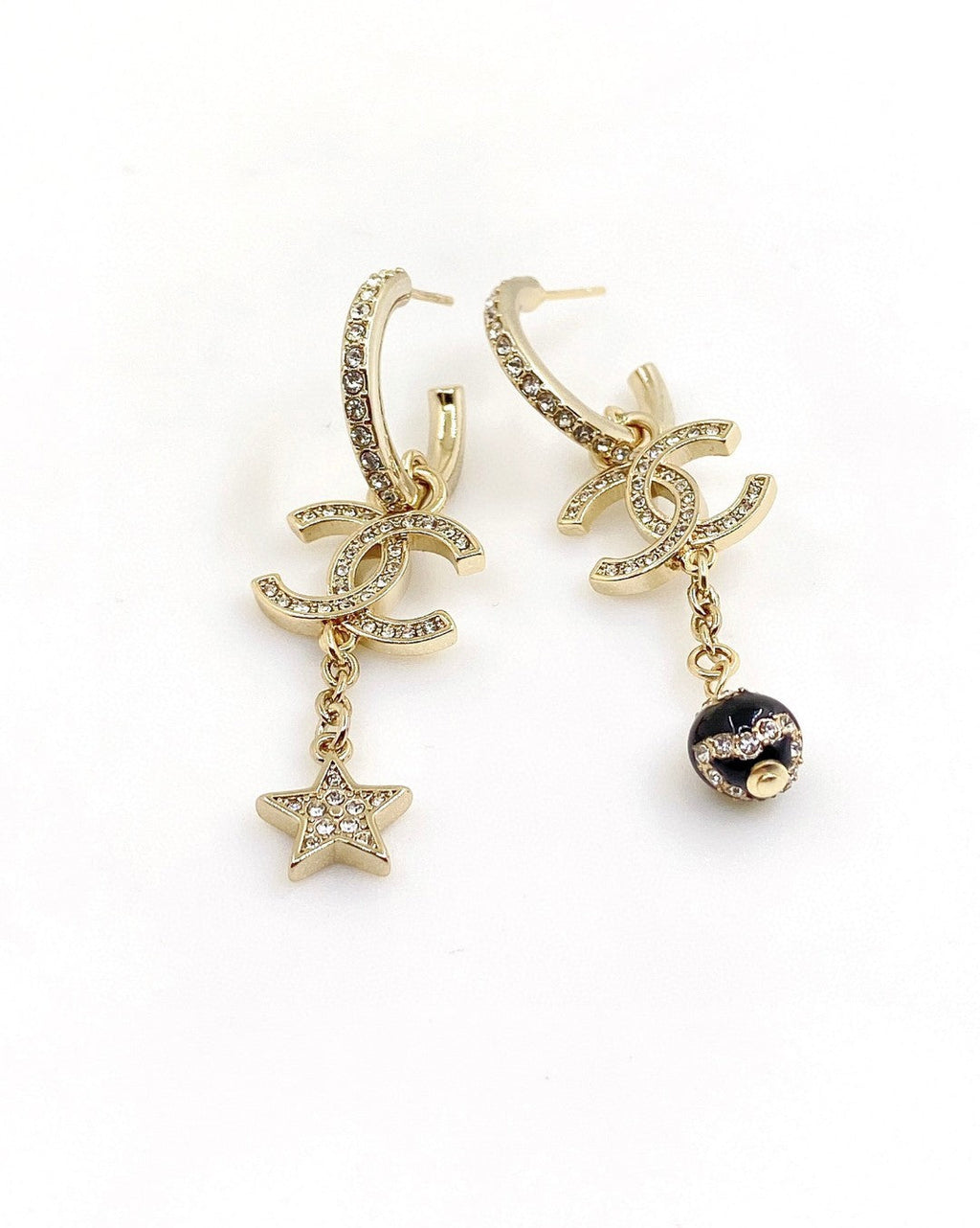 Chanel Pearl Long Pendant 18K Gold Earrings