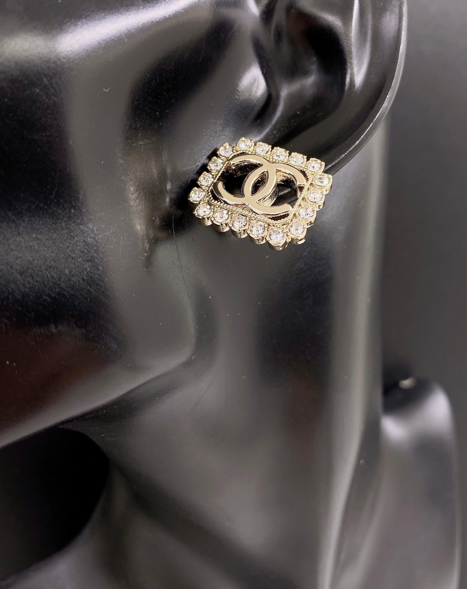 Chanel Square Pearls 18K Gold Earrings
