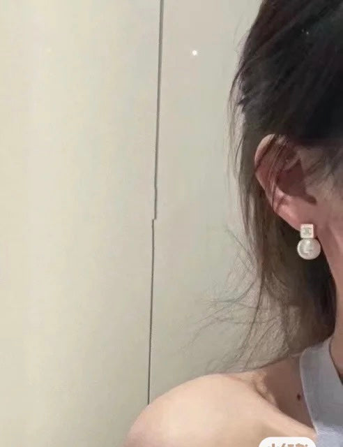 Chanel Pearls 18K Gold Earrings