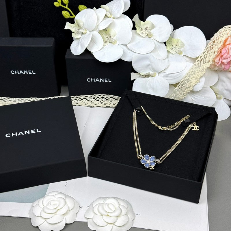 Chanel 26C Blue Flower Choker 18K Gold Necklace