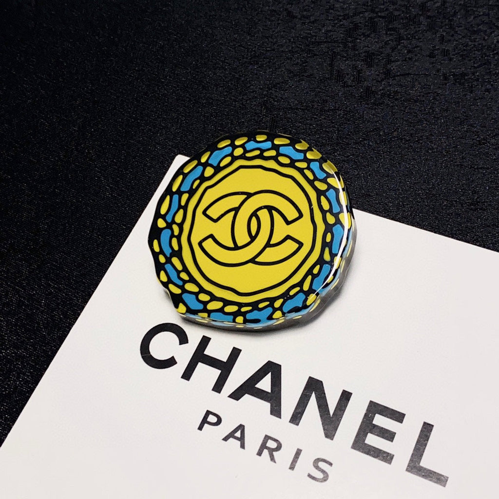 Chanel Color 18K Gold Brooch