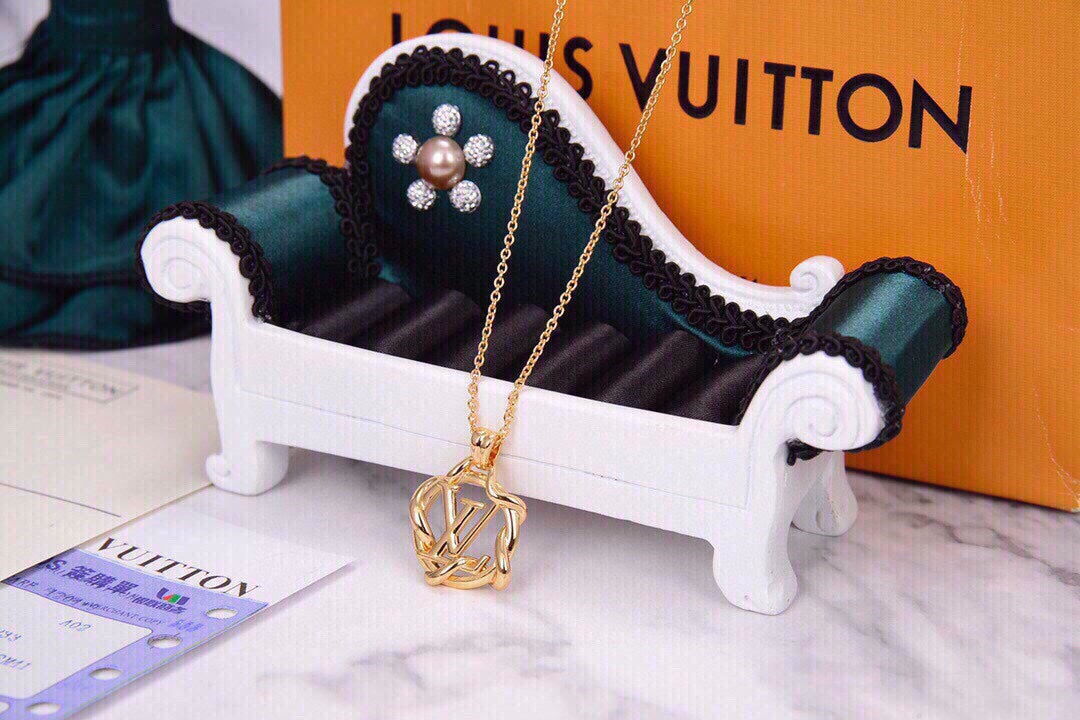 Louis Vuitton Garden Louise 18K Gold Necklace
