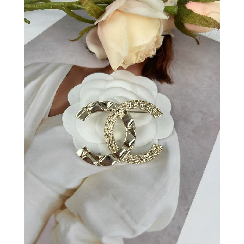 Chanel Gold 18K Gold Brooch
