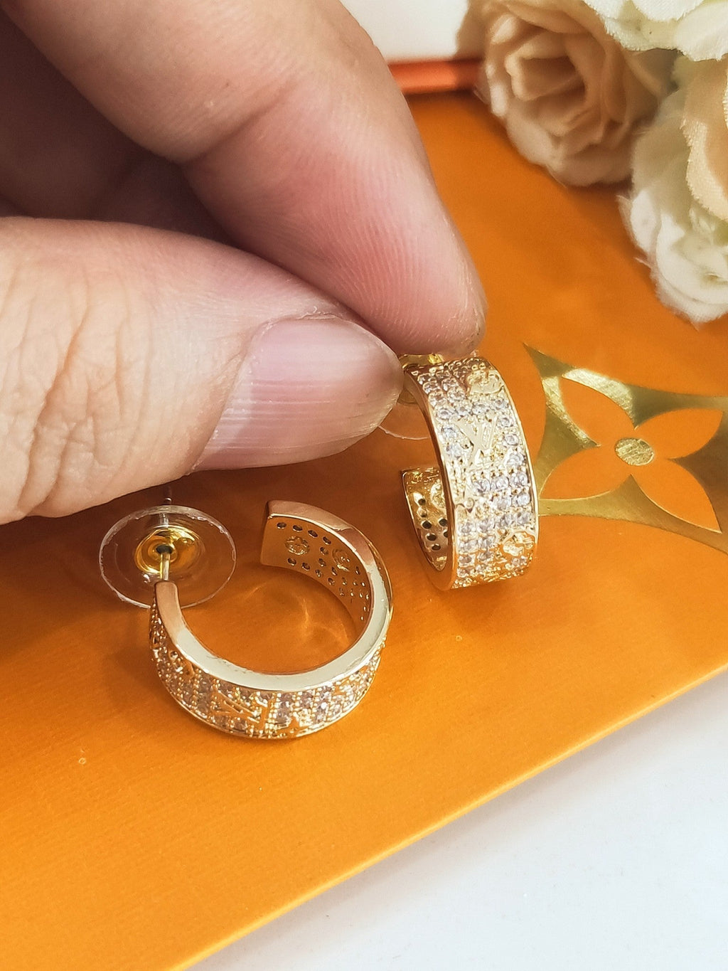 Louis Vuitton Circle 18K Gold Earrings