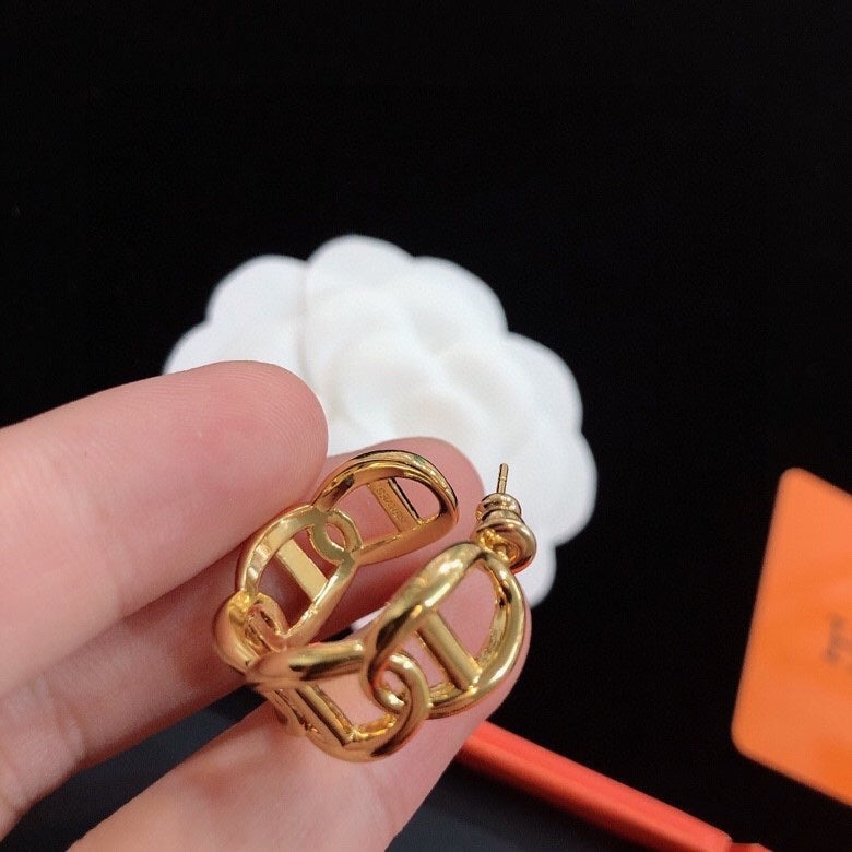 Hermes Chaine D'Ancre Enchainee 18K Gold Earrings