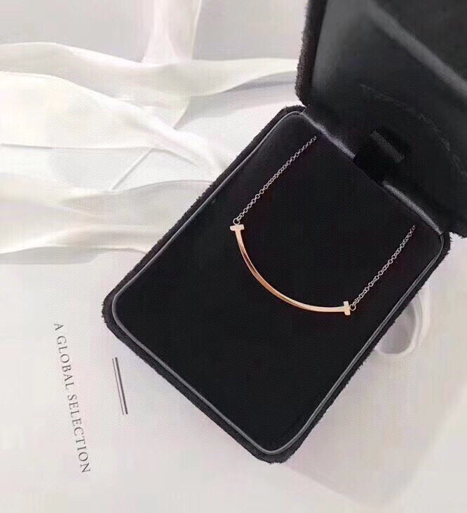 Tiffany Medium Diamond Pendant 18K Gold Necklace