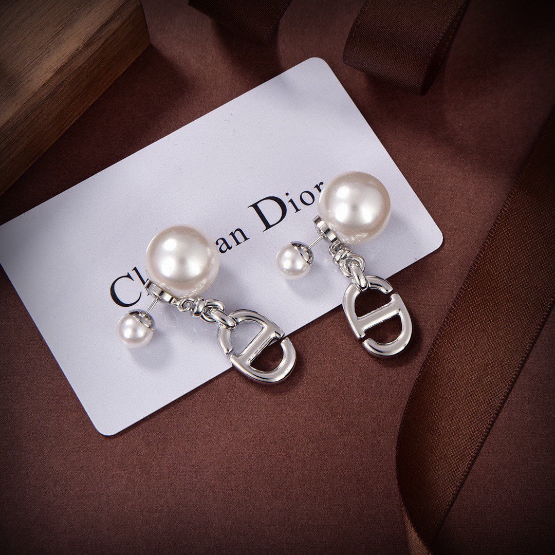 Dior 30 Montaigne 18K Gold Earrings