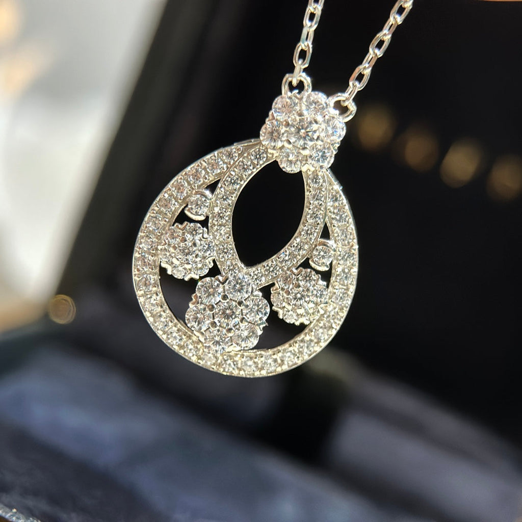 Snowflake 18K Gold Necklace