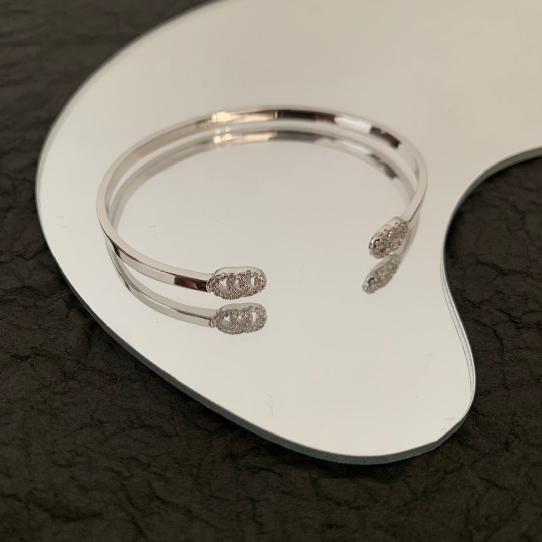 Gucci Double Running Diamond Cuff 18K Gold Bracelet