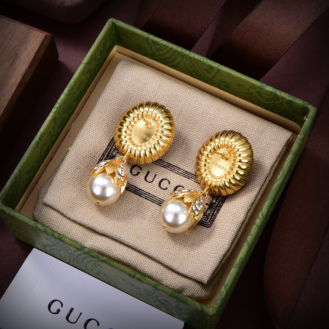 Gucci Double Pearl 18K Gold Earrings