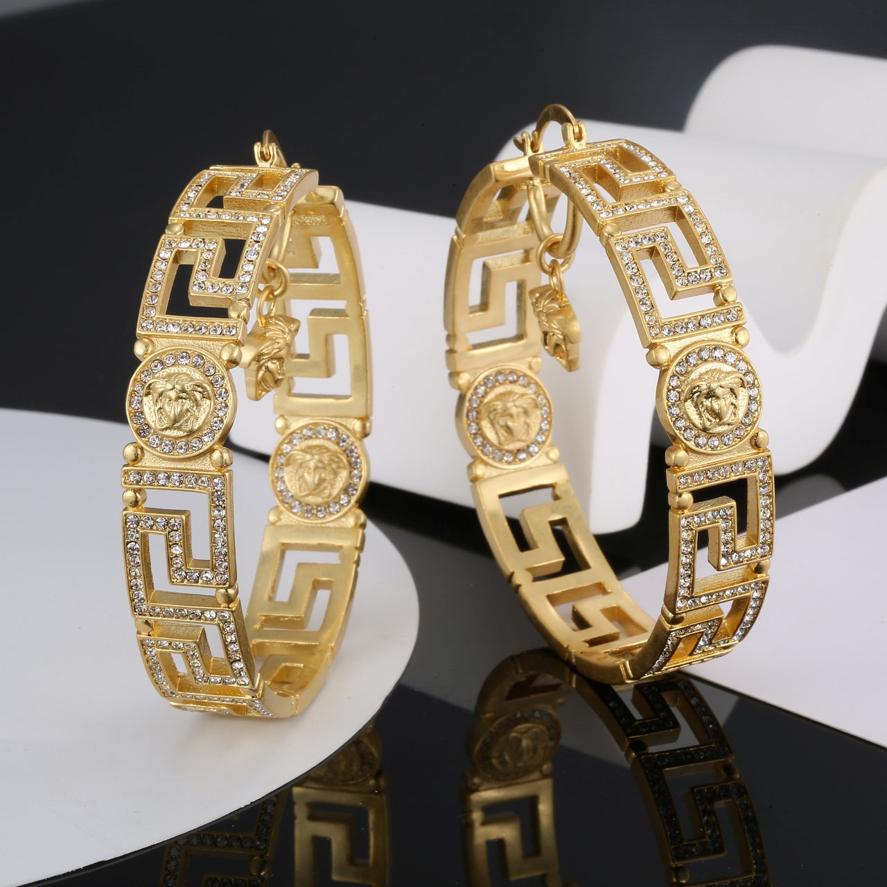 Ver Round Crystals 18K Gold Earrings