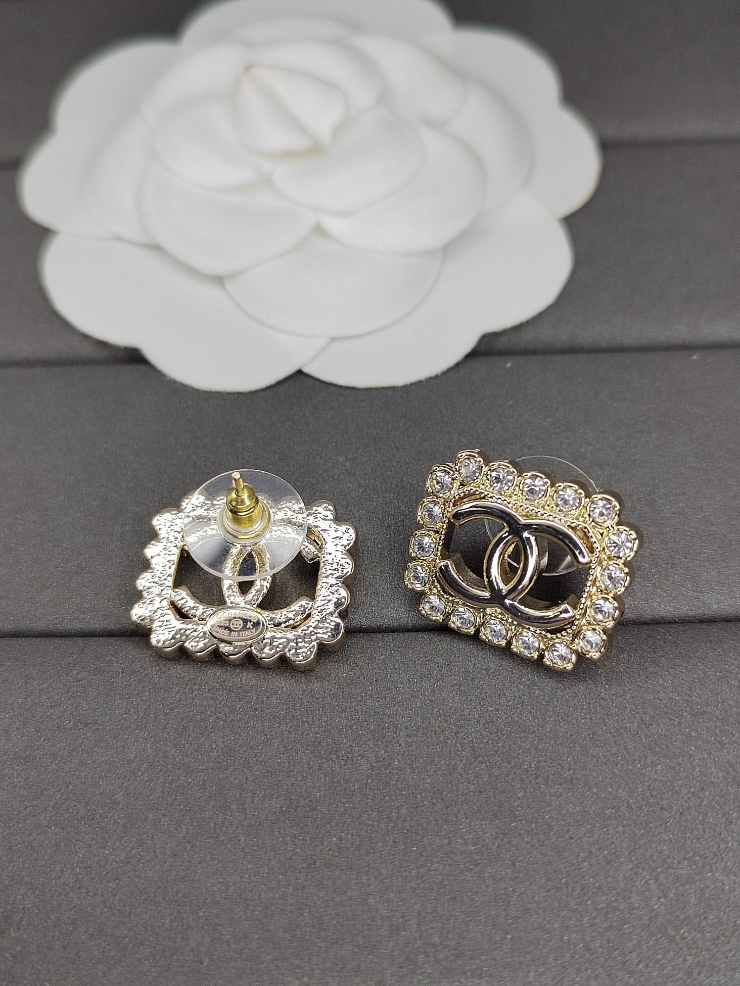 Chanel Diamonds 18K Gold Earrings