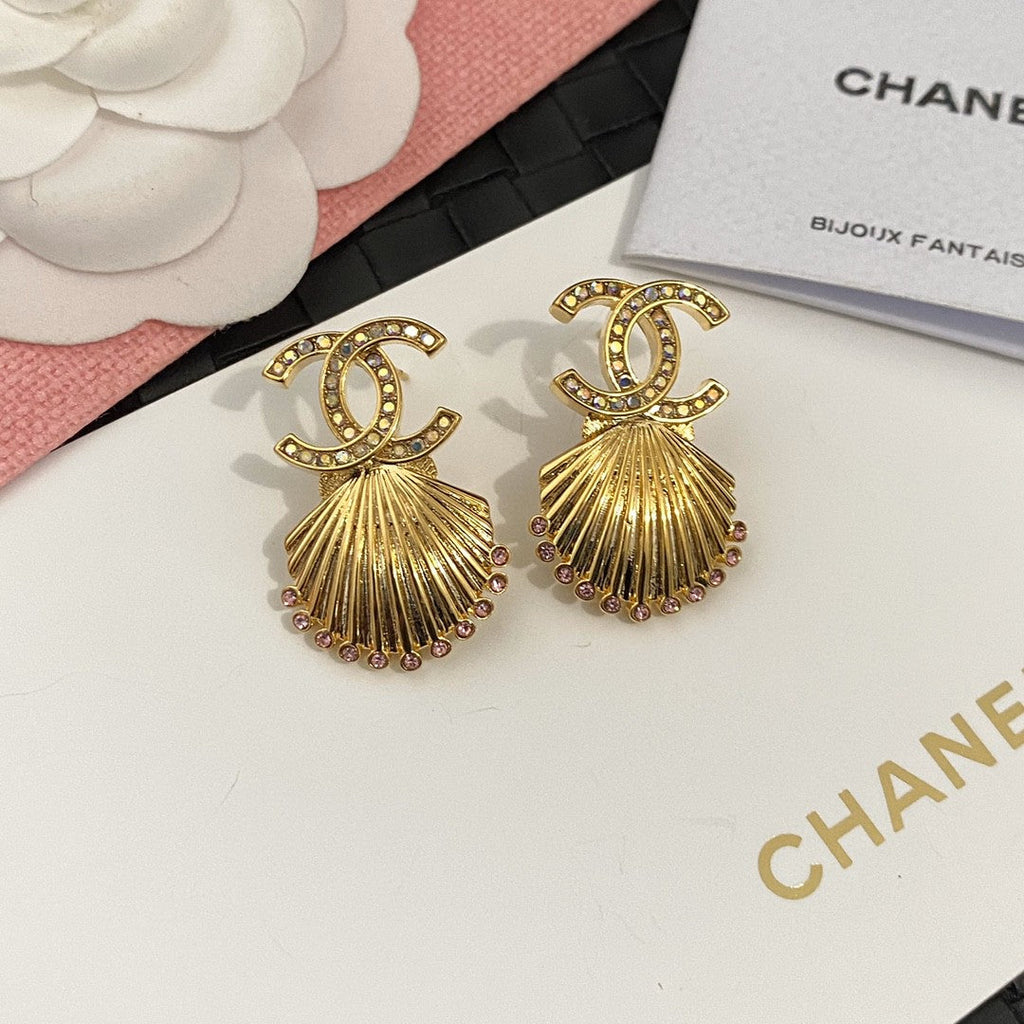 Chanel Shell Pendant 18K Gold Earrings
