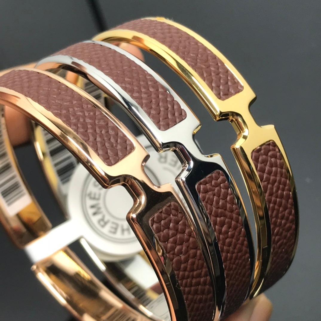 Hermes Olympe Light Brown 18K Gold Bracelet