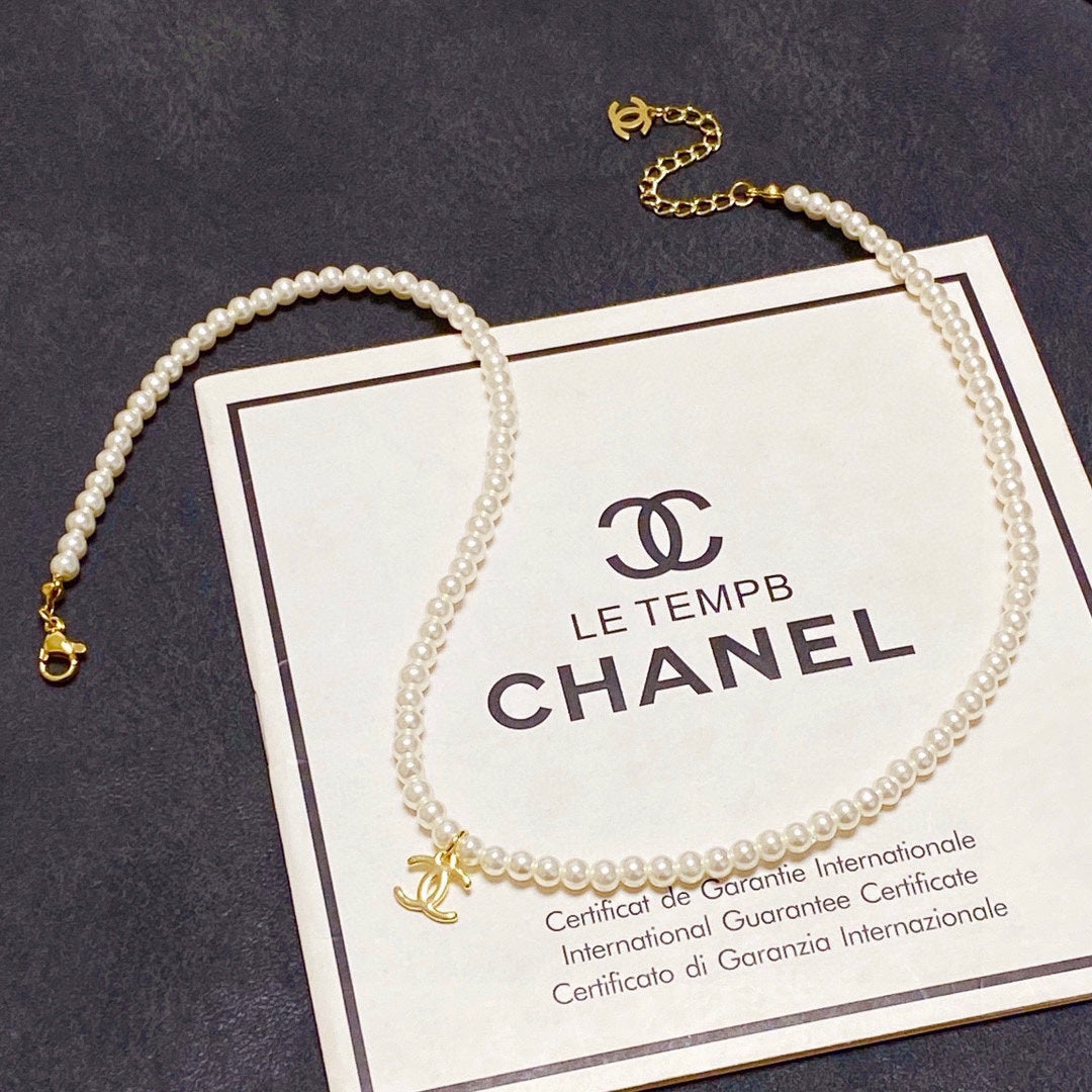 Chanel Pearls Choker 18K Gold Necklace