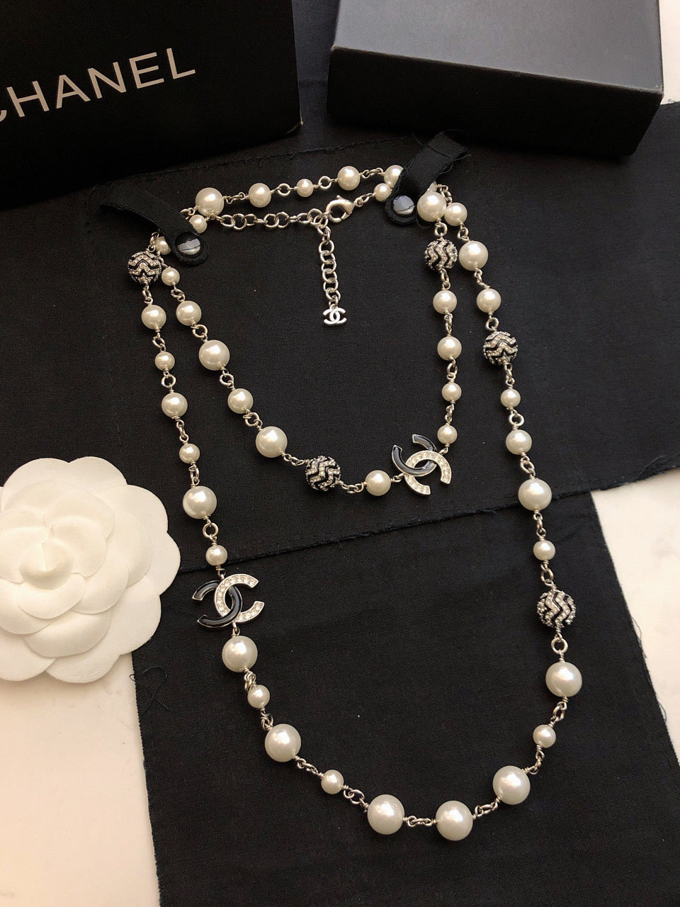 Chanel Star Pearls Long 18K Gold Necklace
