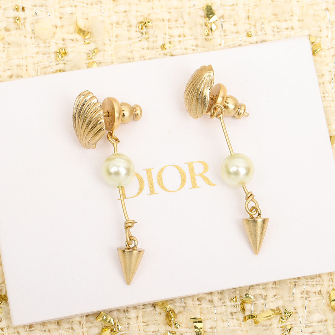 Dior Pearl Pendant 18K Gold Earrings