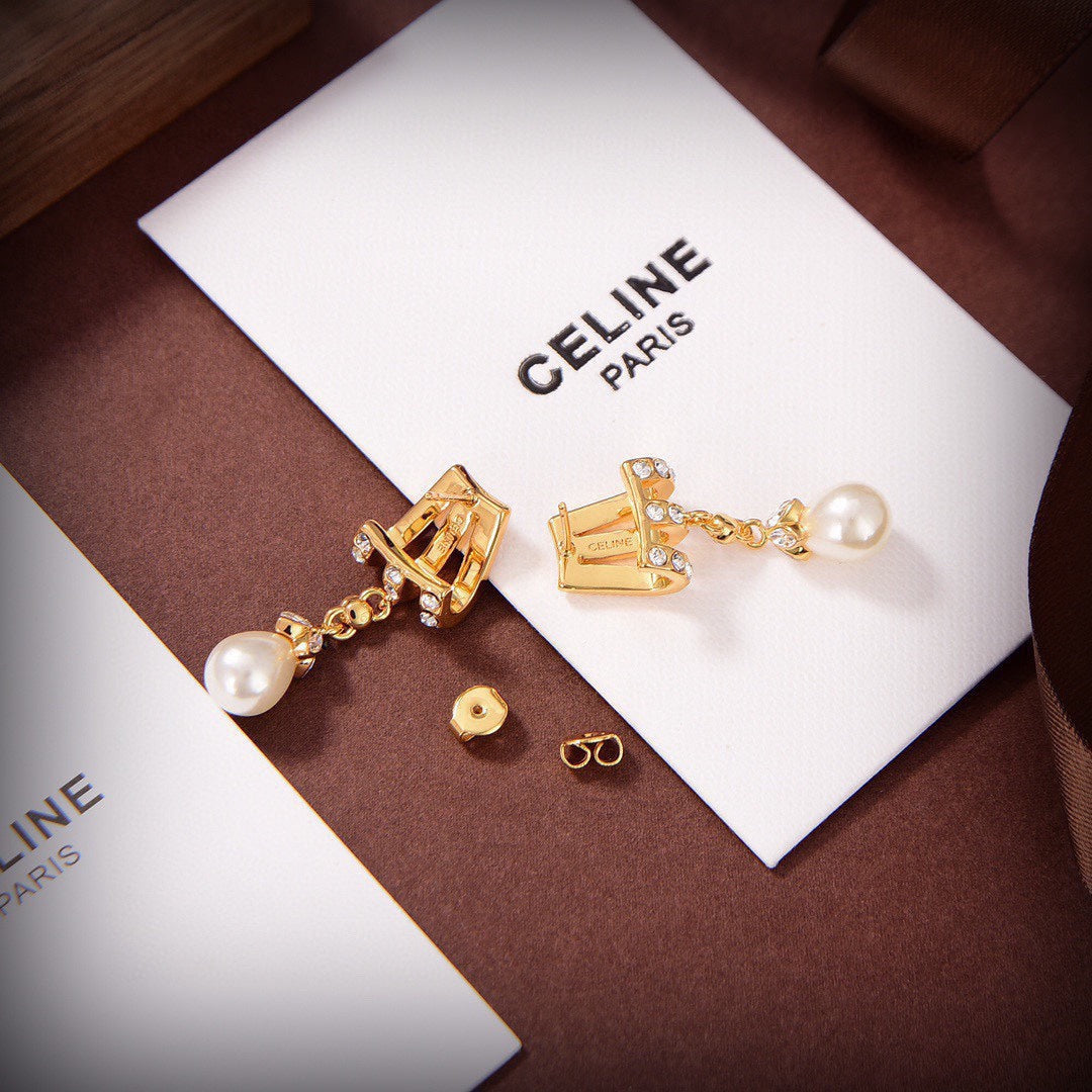 Celine Vintage Pearls 18K Gold Earrings