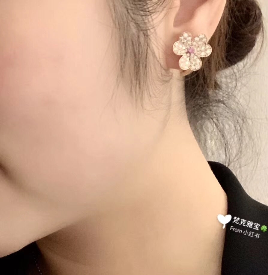 Frivole Pink Sapphire 18K Gold Earrings