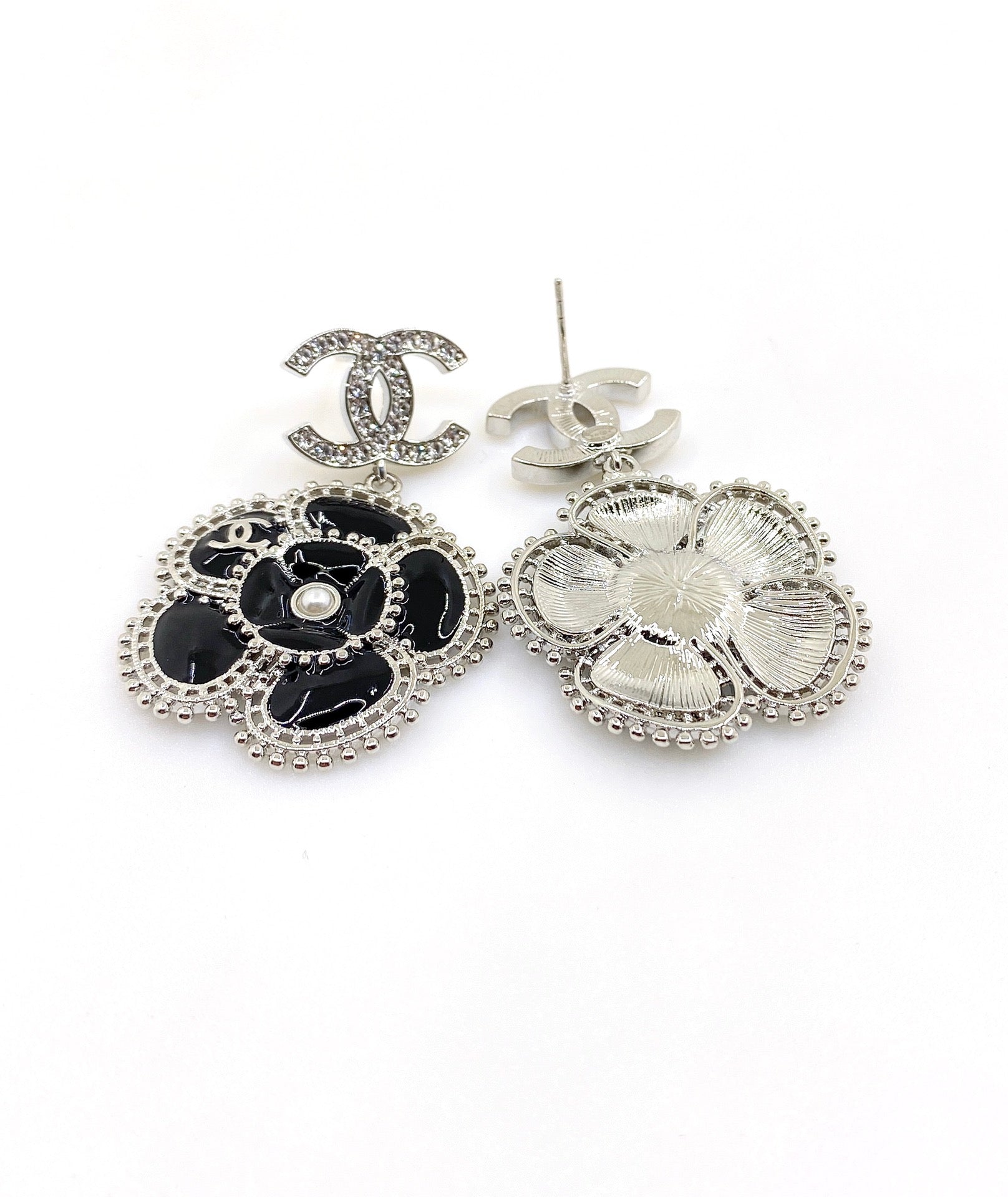 Chanel Black Pearl Camellia 18K Gold Earrings