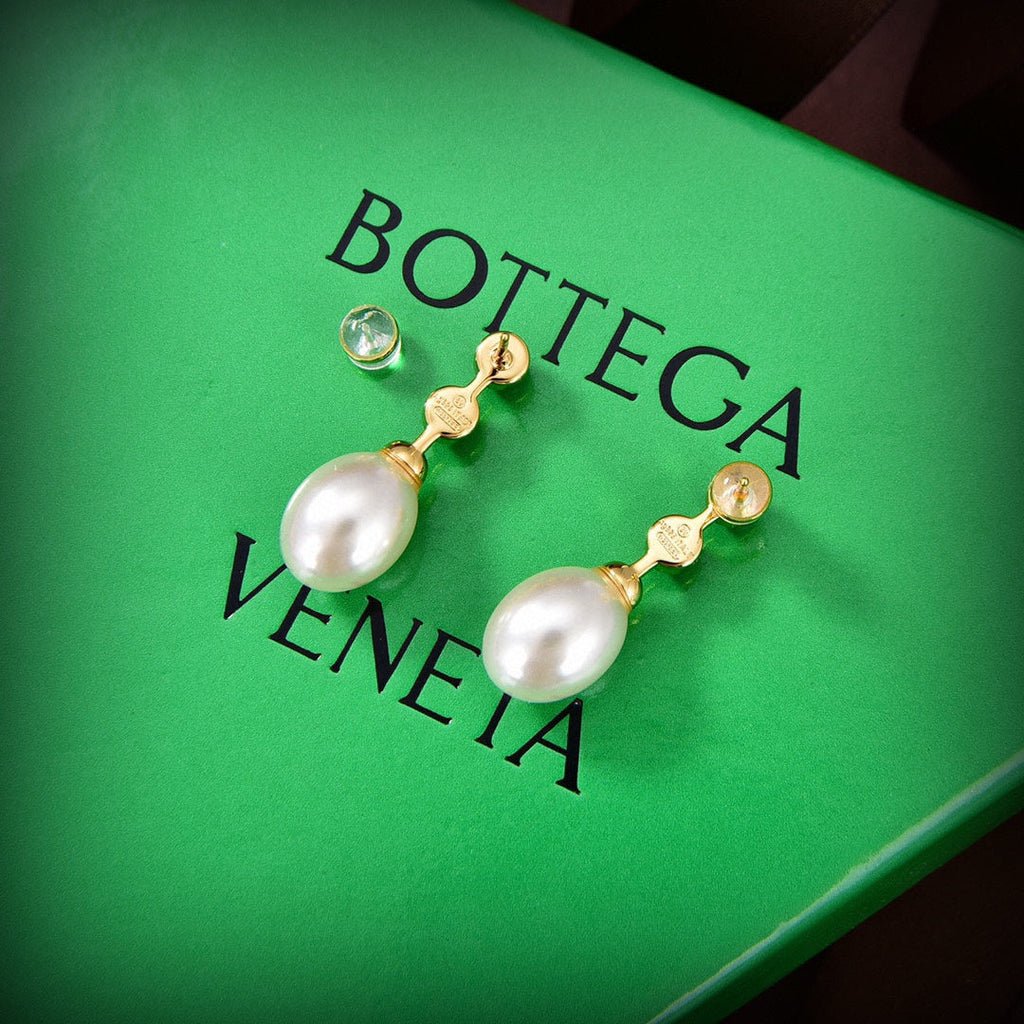 Bvlgari Pearl 18K Gold Earrings