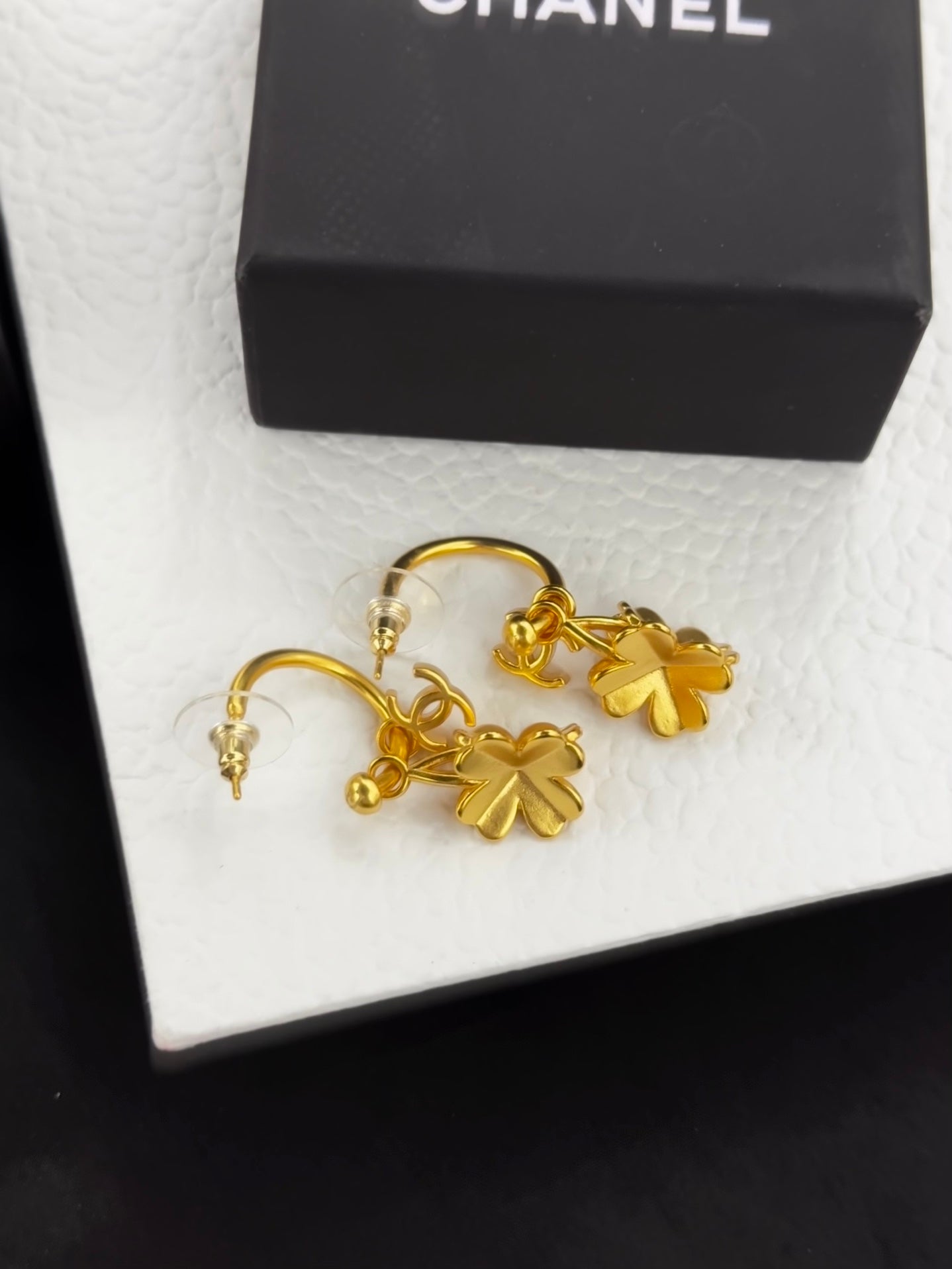 Chanel Flowers 18K Gold Earrings