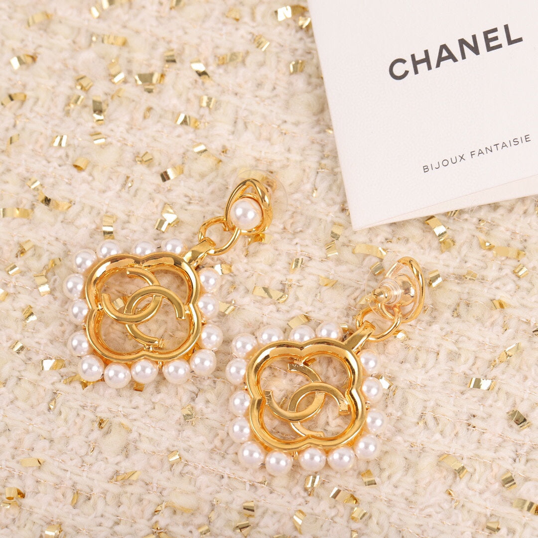 Chanel Square Pearl Pendant 18K Gold Earrings